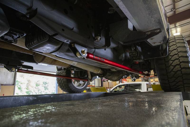 WCFab 2020-2024 DURAMAX 60" TRACTION BAR KIT (RCLB/CCSB/DCSB)